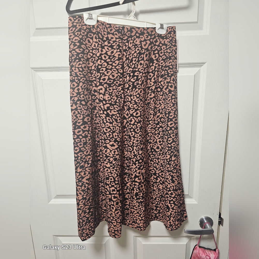 Leopard Print Women's Skirt, 16" Across Top. Beautiful 24" Slit On Side.